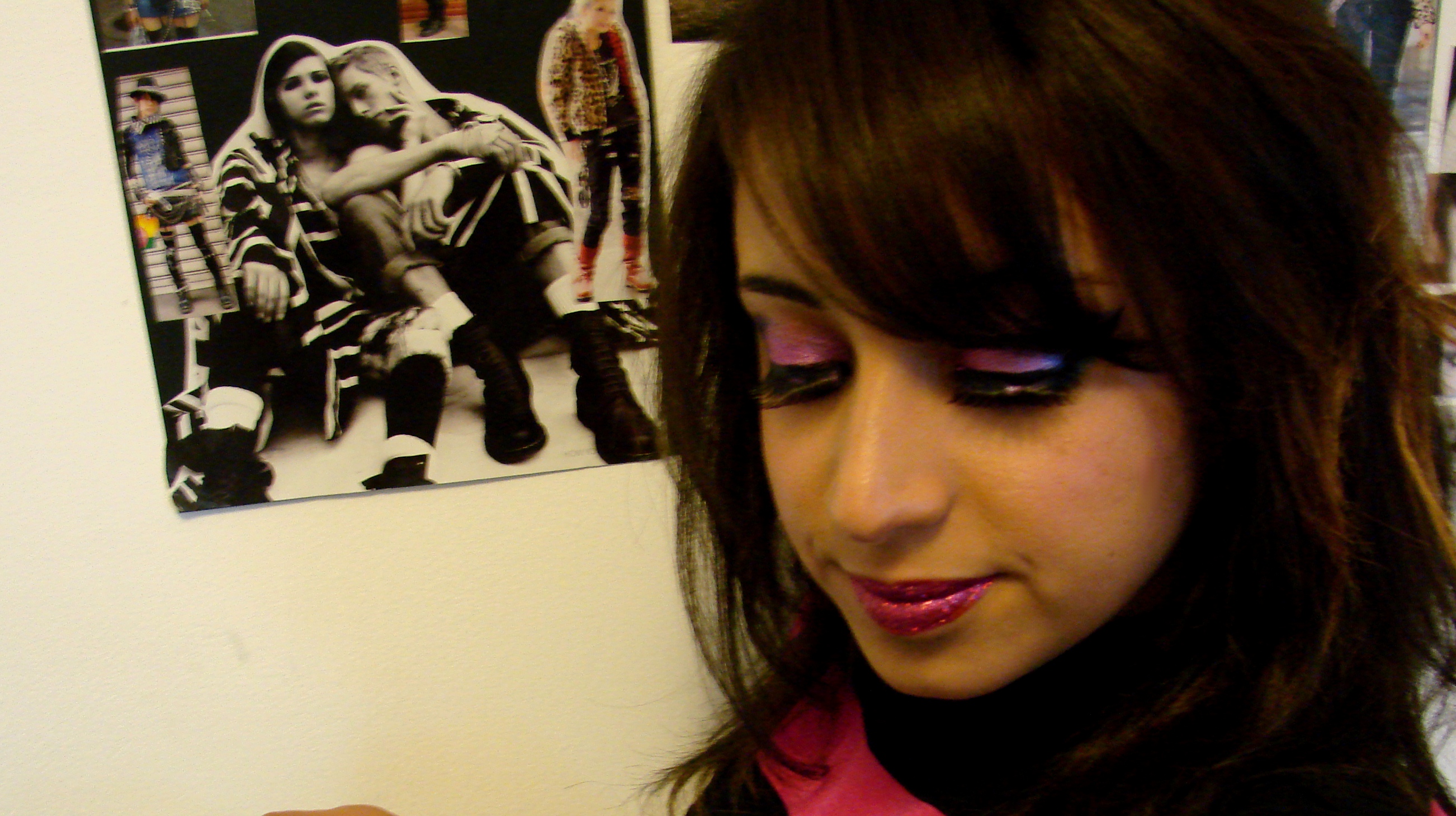 look 2 down eyes